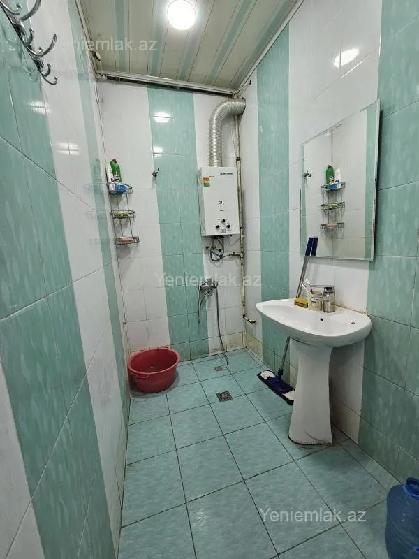 Satılır 2 otaqlı köhnə tikili 80 m²