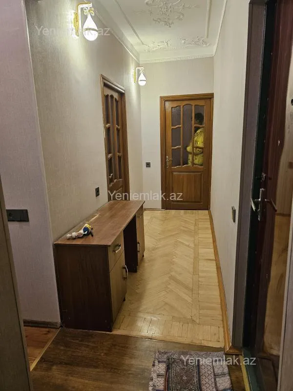 Satılır 2 otaqlı köhnə tikili 80 m²