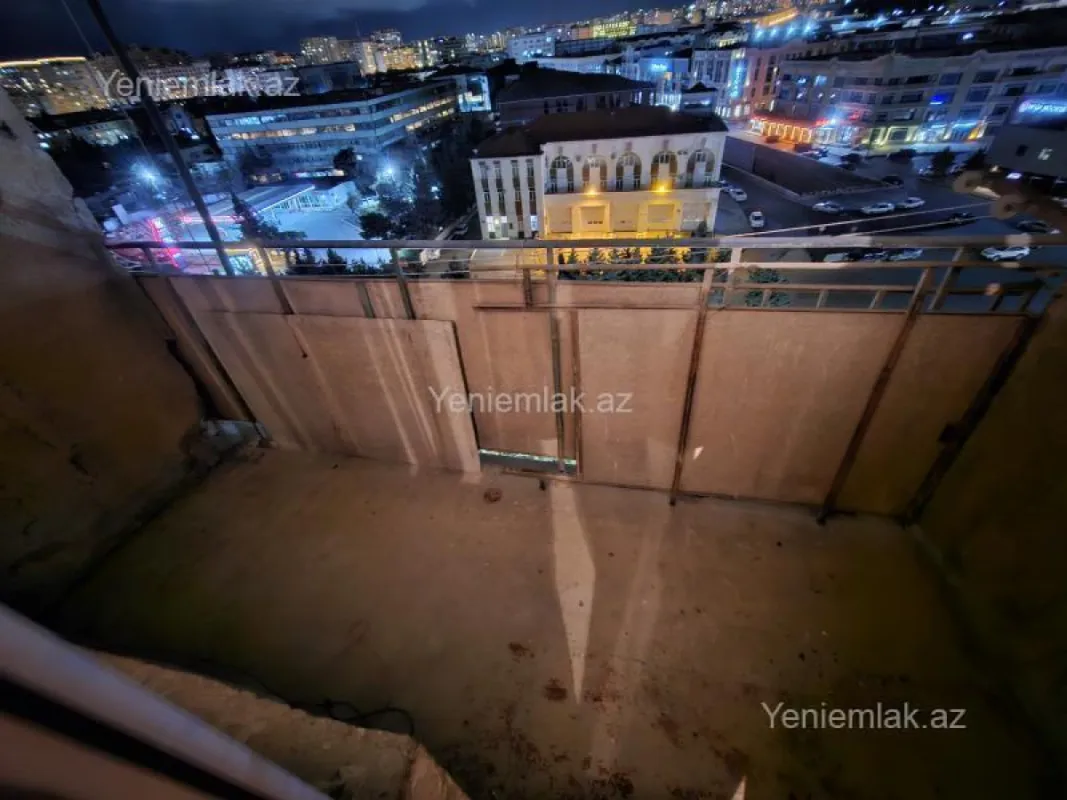 Satılır 2 otaqlı köhnə tikili 80 m²