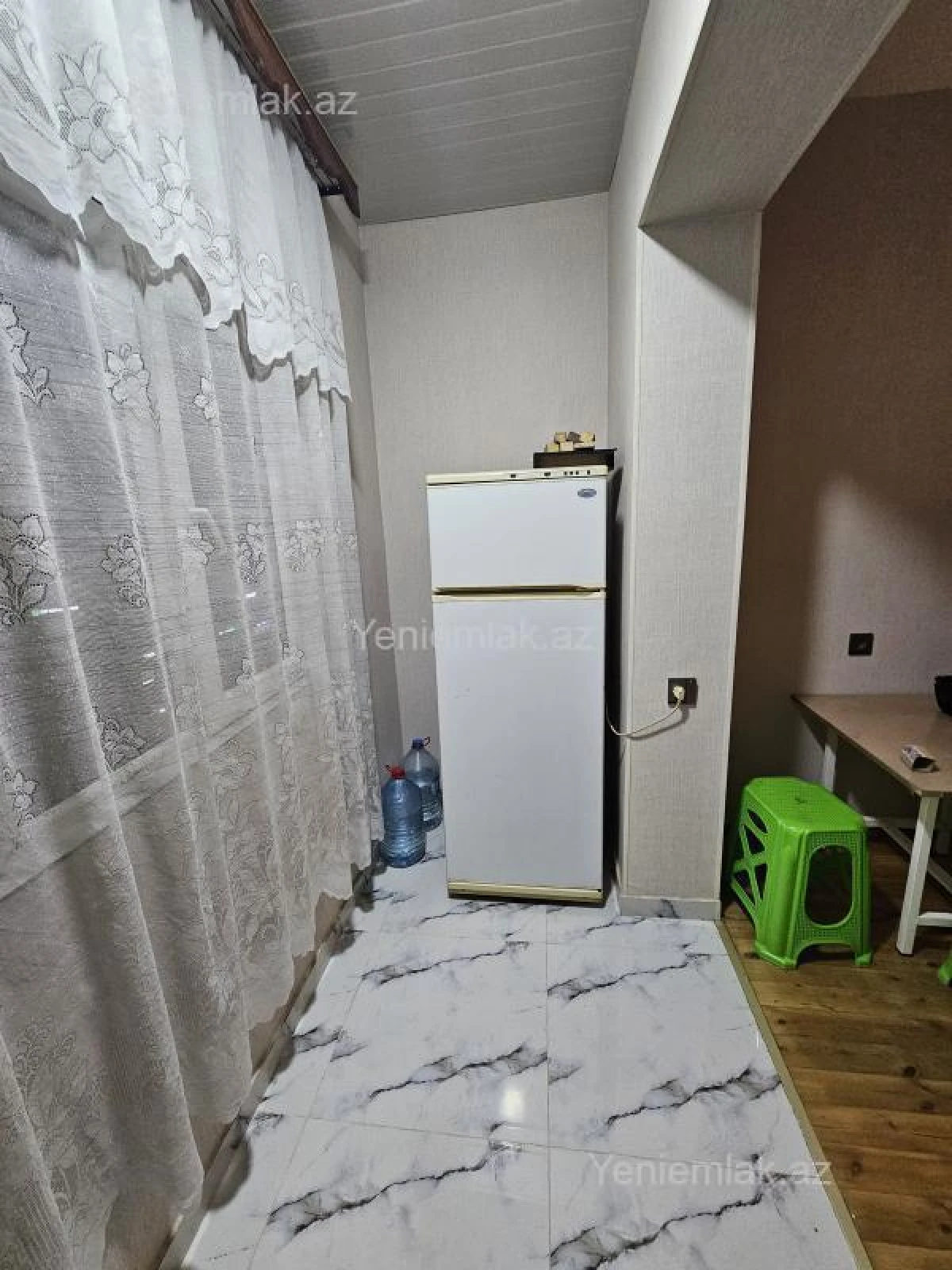Satılır 2 otaqlı köhnə tikili 80 m²