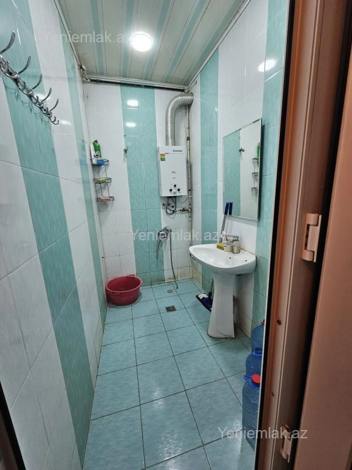 Satılır 2 otaqlı köhnə tikili 80 m²