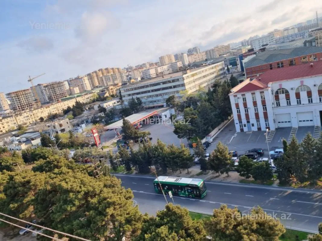 Satılır 2 otaqlı köhnə tikili 80 m²