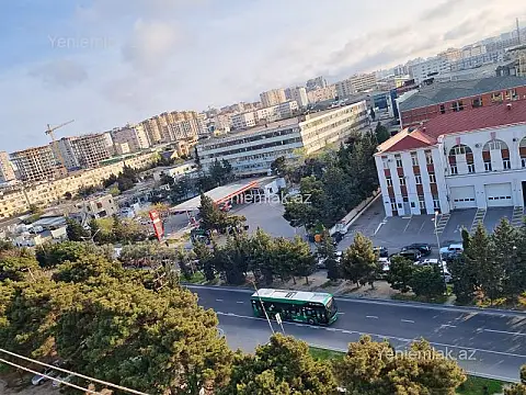 Satılır 2 otaqlı köhnə tikili 80 m²