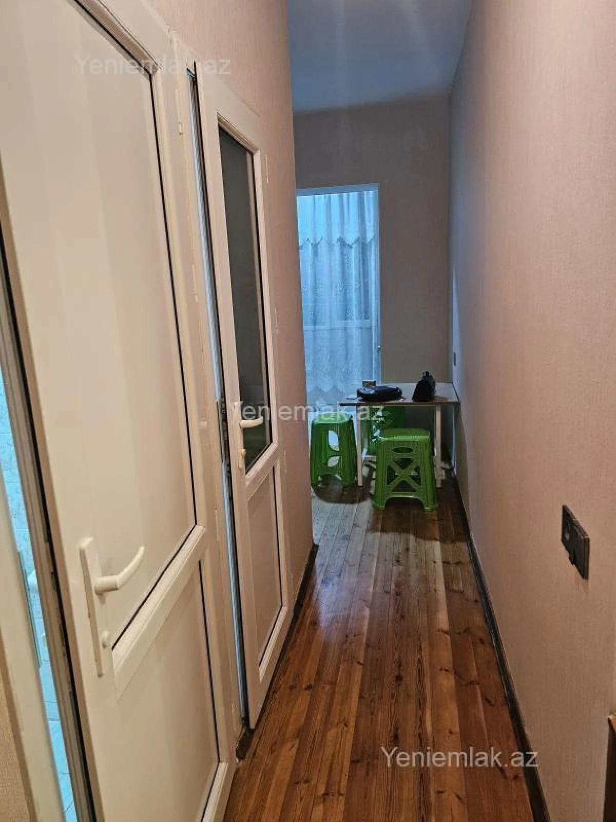 Satılır 2 otaqlı köhnə tikili 80 m²