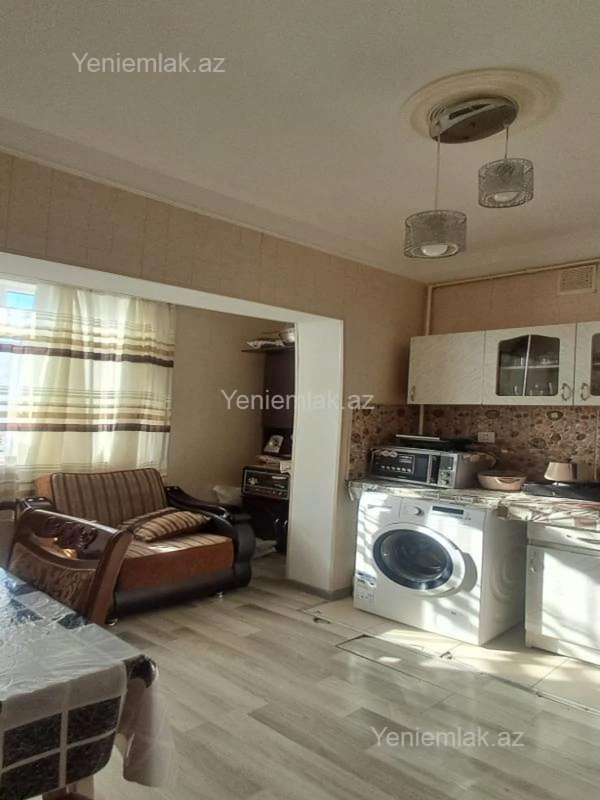 Satılır 2 otaqlı köhnə tikili 52 m²