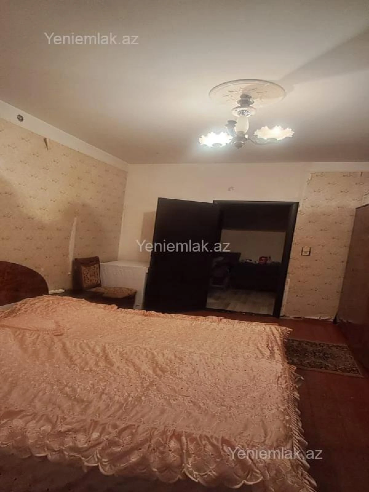 Satılır 2 otaqlı köhnə tikili 52 m²