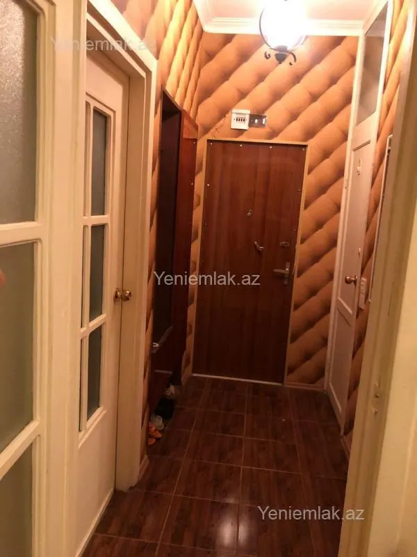 Satılır 3 otaqlı köhnə tikili 70 m²