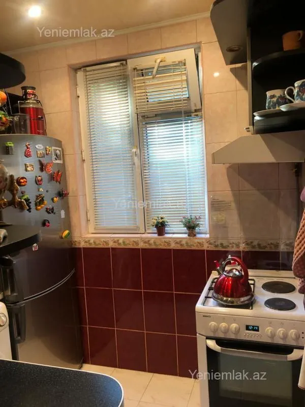 Satılır 3 otaqlı köhnə tikili 70 m²