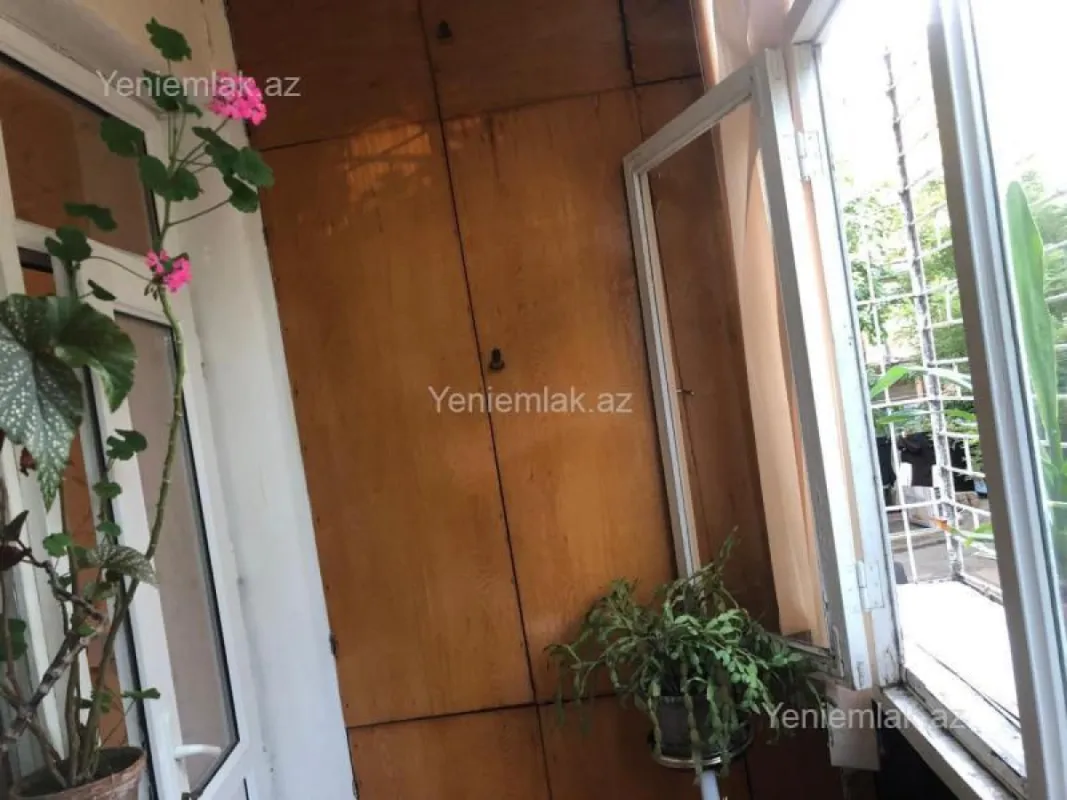 Satılır 3 otaqlı köhnə tikili 70 m²