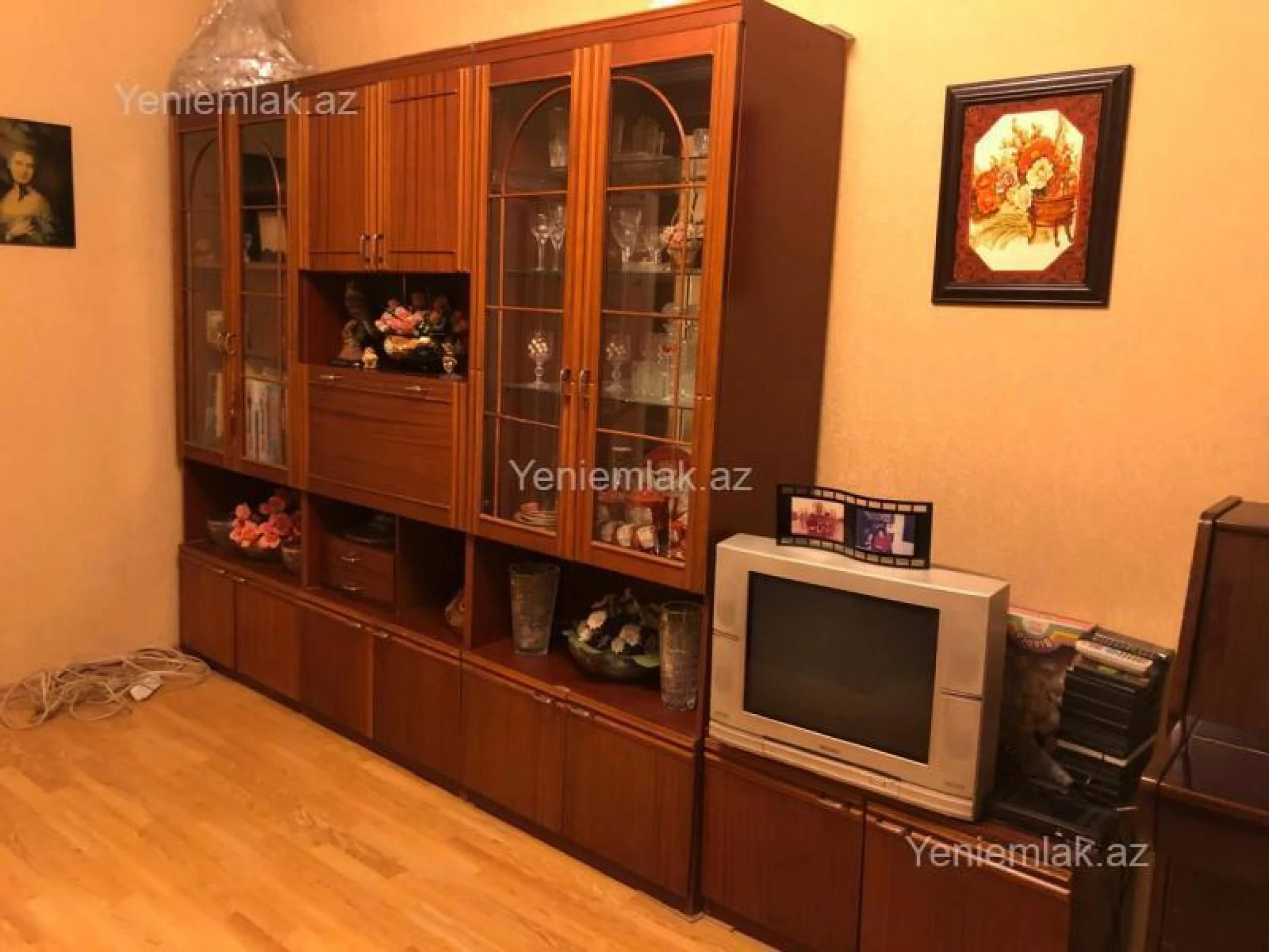 Satılır 3 otaqlı köhnə tikili 70 m²