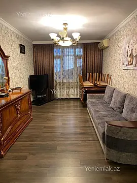 Satılır 4 otaqlı köhnə tikili 105 m²