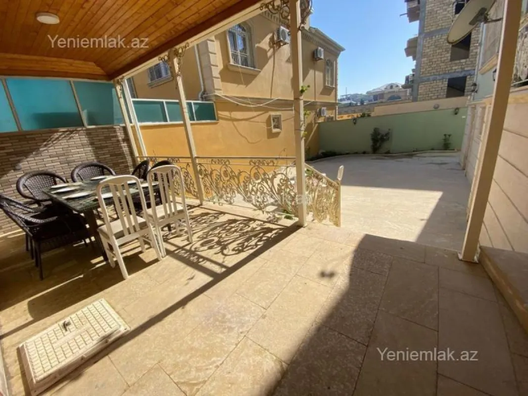 Satılır 7 otaqlı həyət evi 410 m²