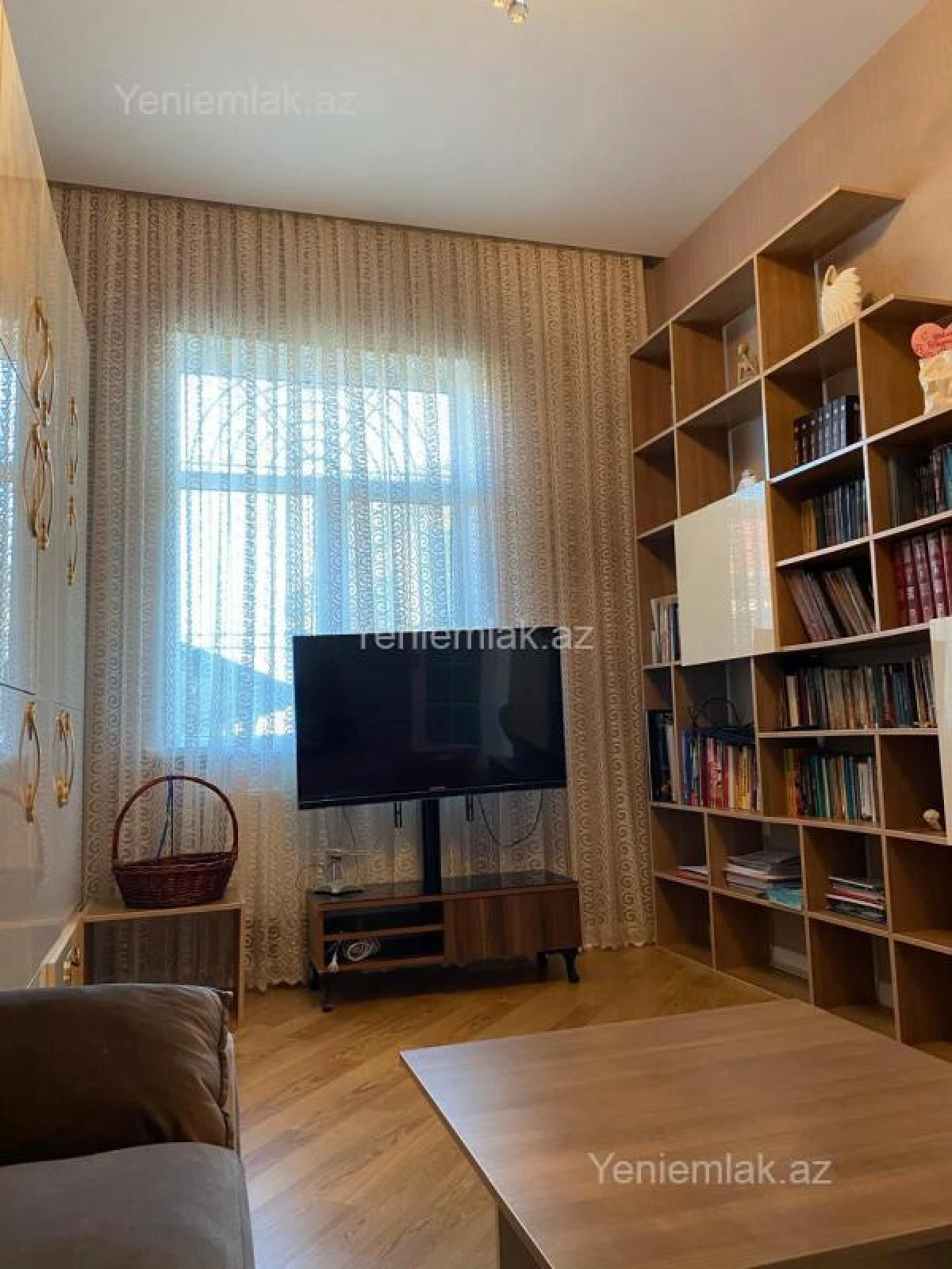 Satılır 7 otaqlı həyət evi 410 m²