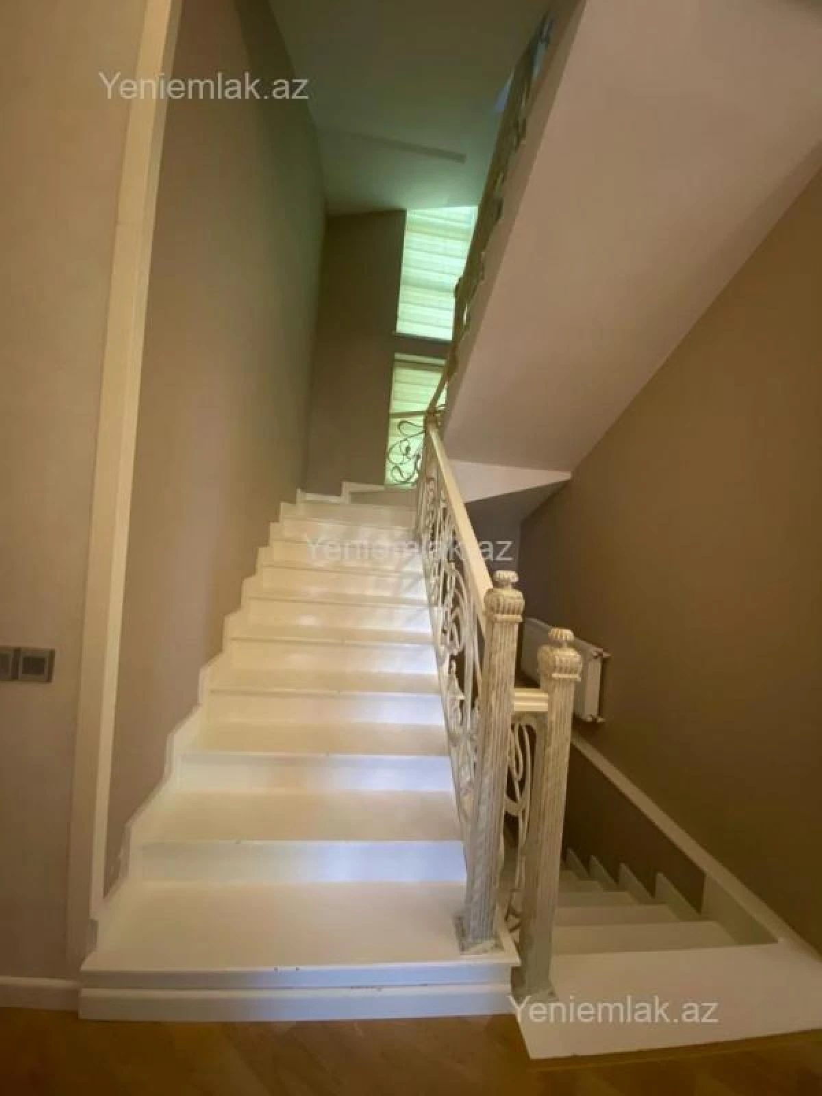 Satılır 7 otaqlı həyət evi 410 m²