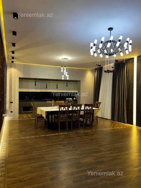 Satılır 8 otaqlı həyət evi 800 m²