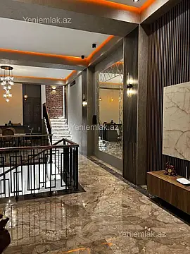 Satılır 8 otaqlı həyət evi 800 m²