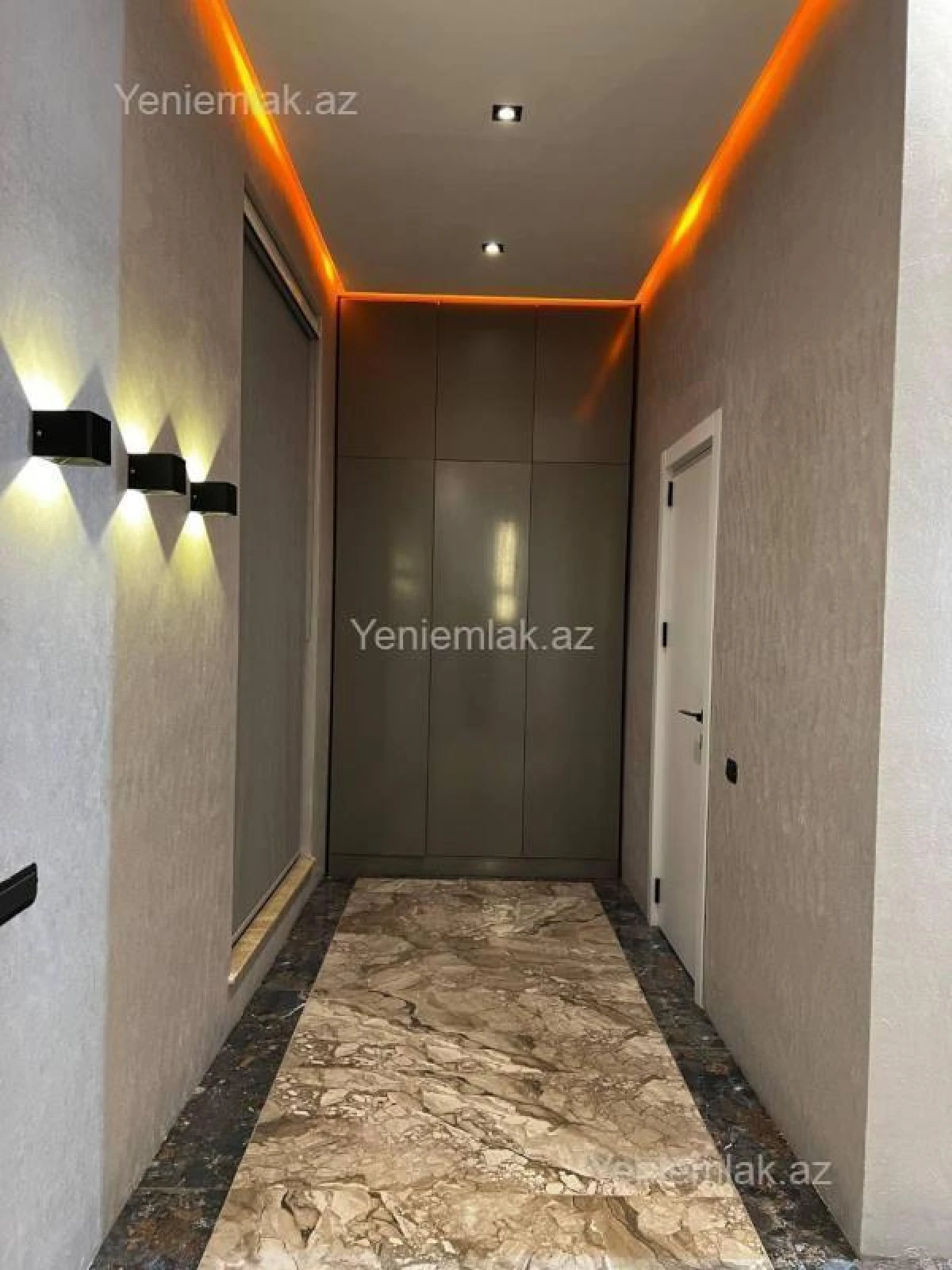 Satılır 8 otaqlı həyət evi 800 m²