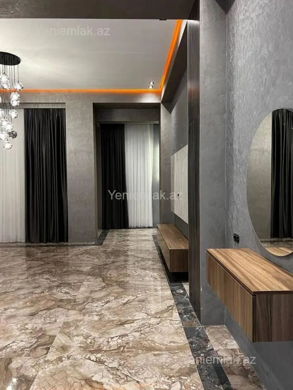 Satılır 8 otaqlı həyət evi 800 m²