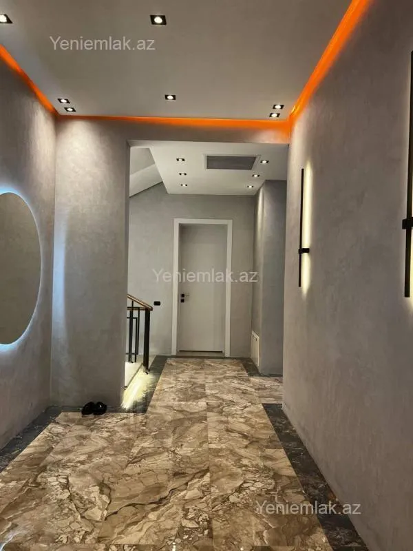 Satılır 8 otaqlı həyət evi 800 m²