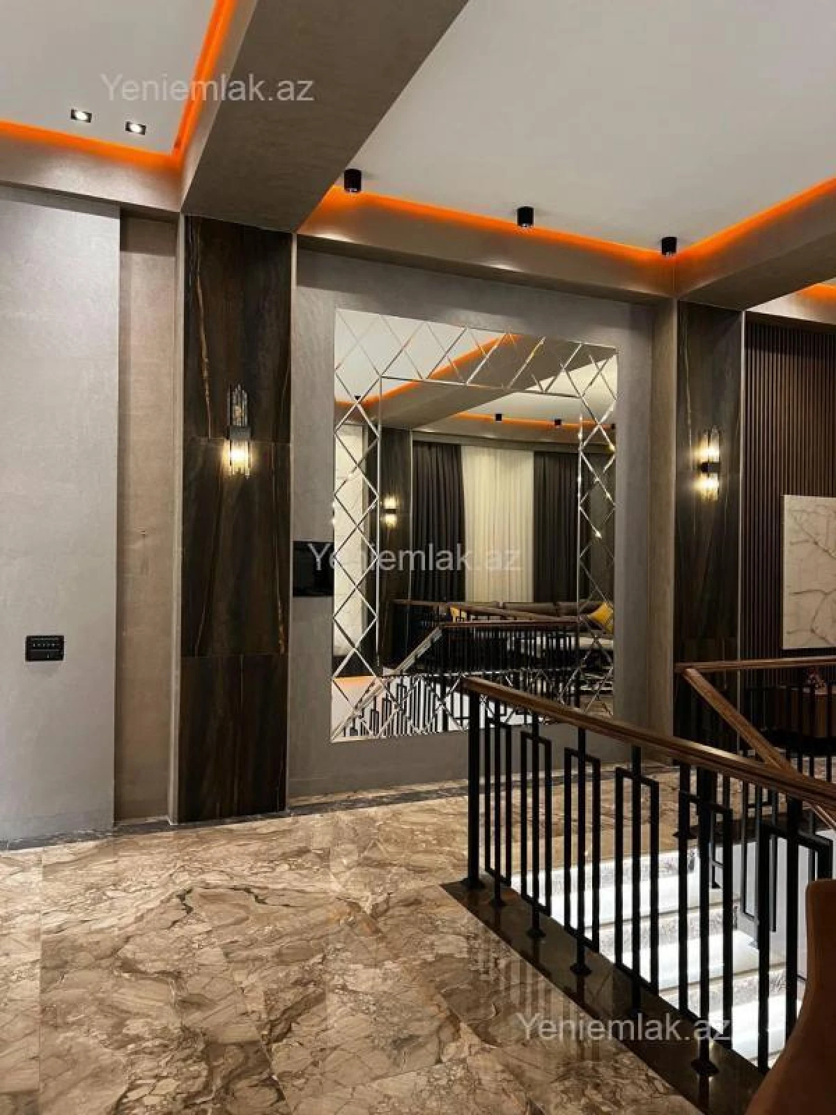 Satılır 8 otaqlı həyət evi 800 m²