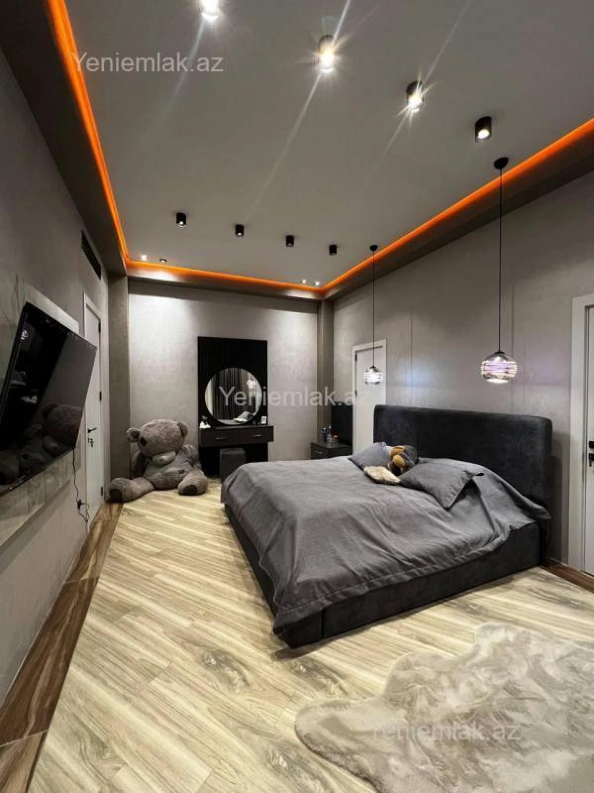 Satılır 8 otaqlı həyət evi 800 m²