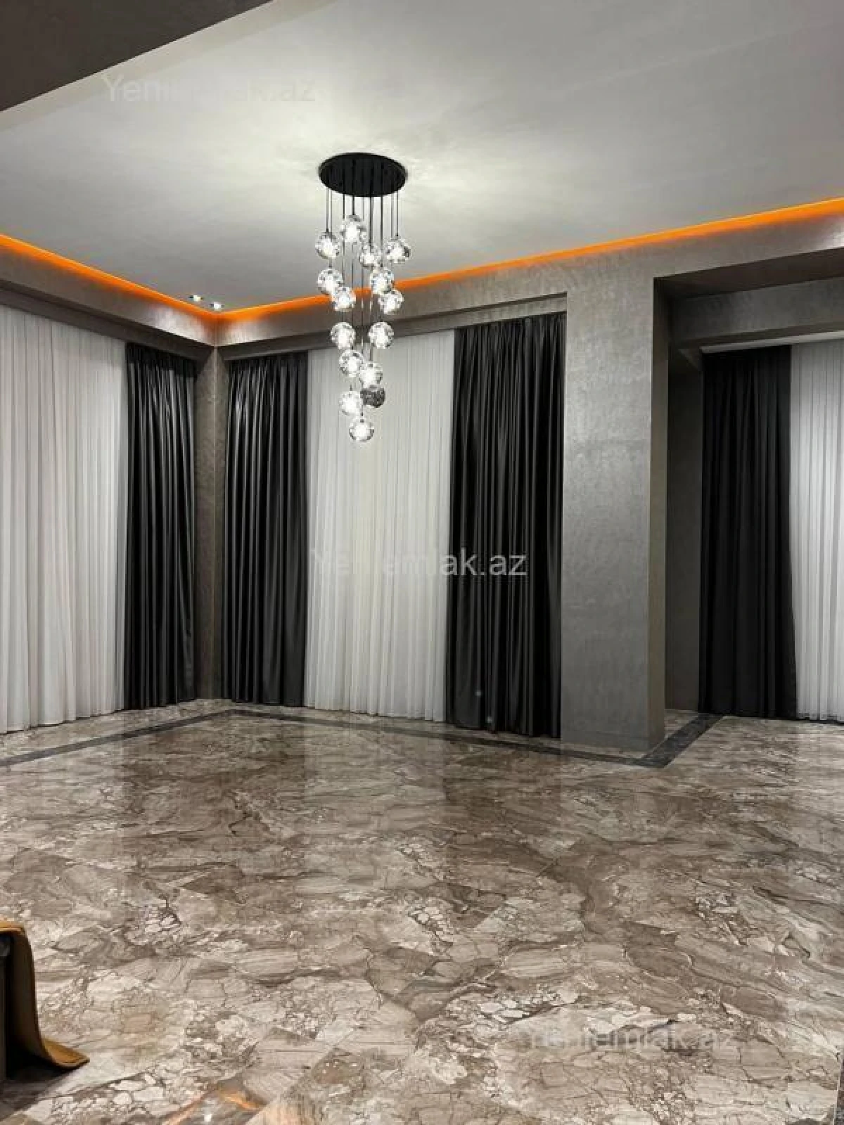 Satılır 8 otaqlı həyət evi 800 m²