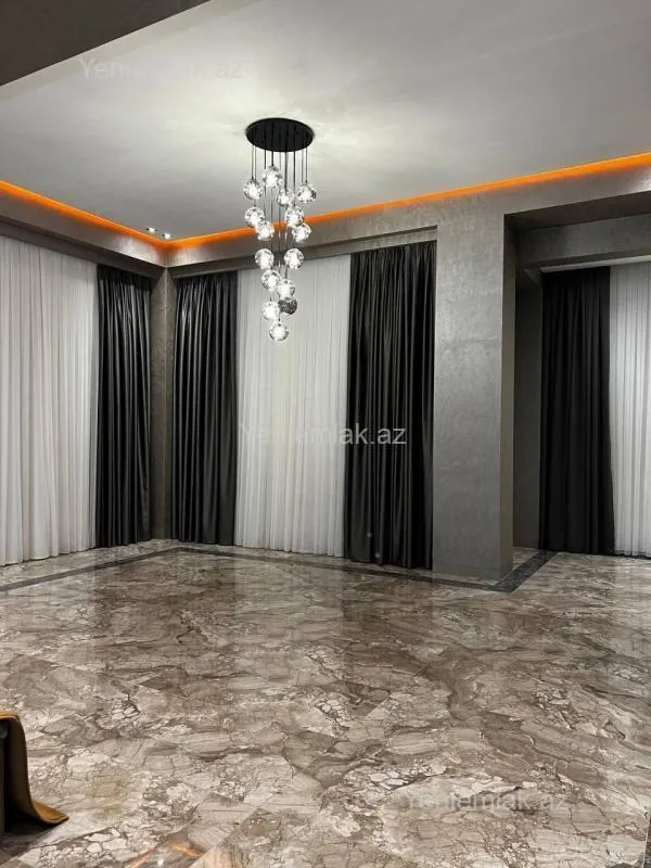 Satılır 8 otaqlı həyət evi 800 m²