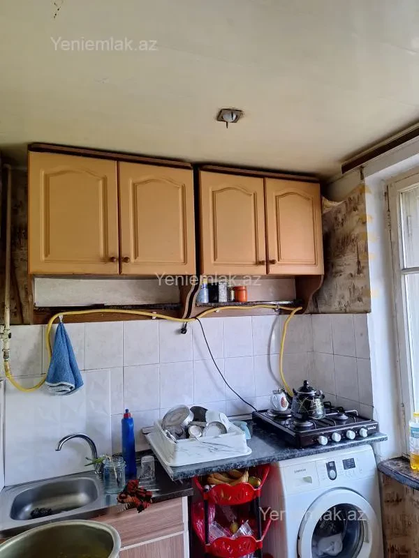 Satılır 2 otaqlı köhnə tikili 55 m²