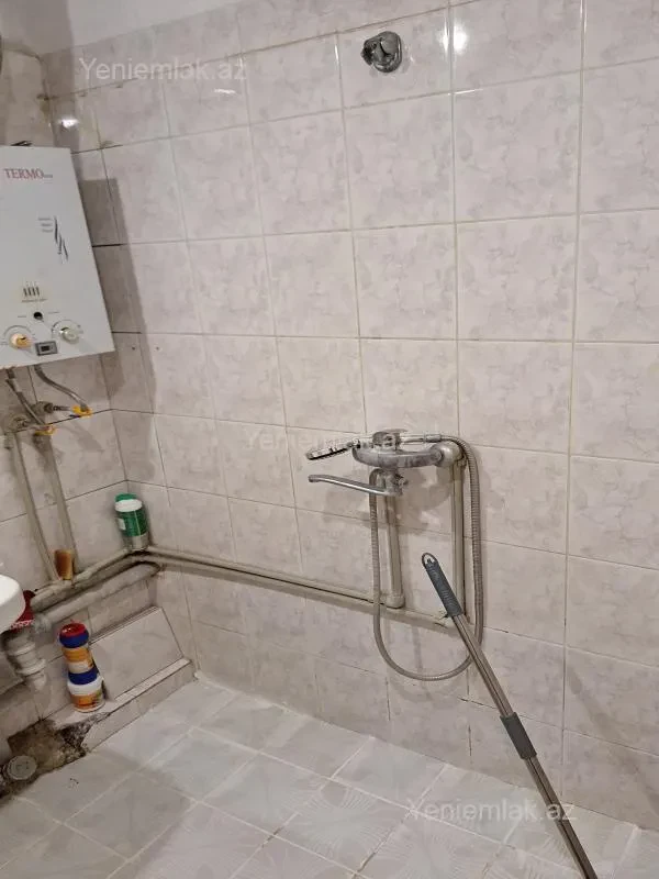 Satılır 2 otaqlı köhnə tikili 55 m²