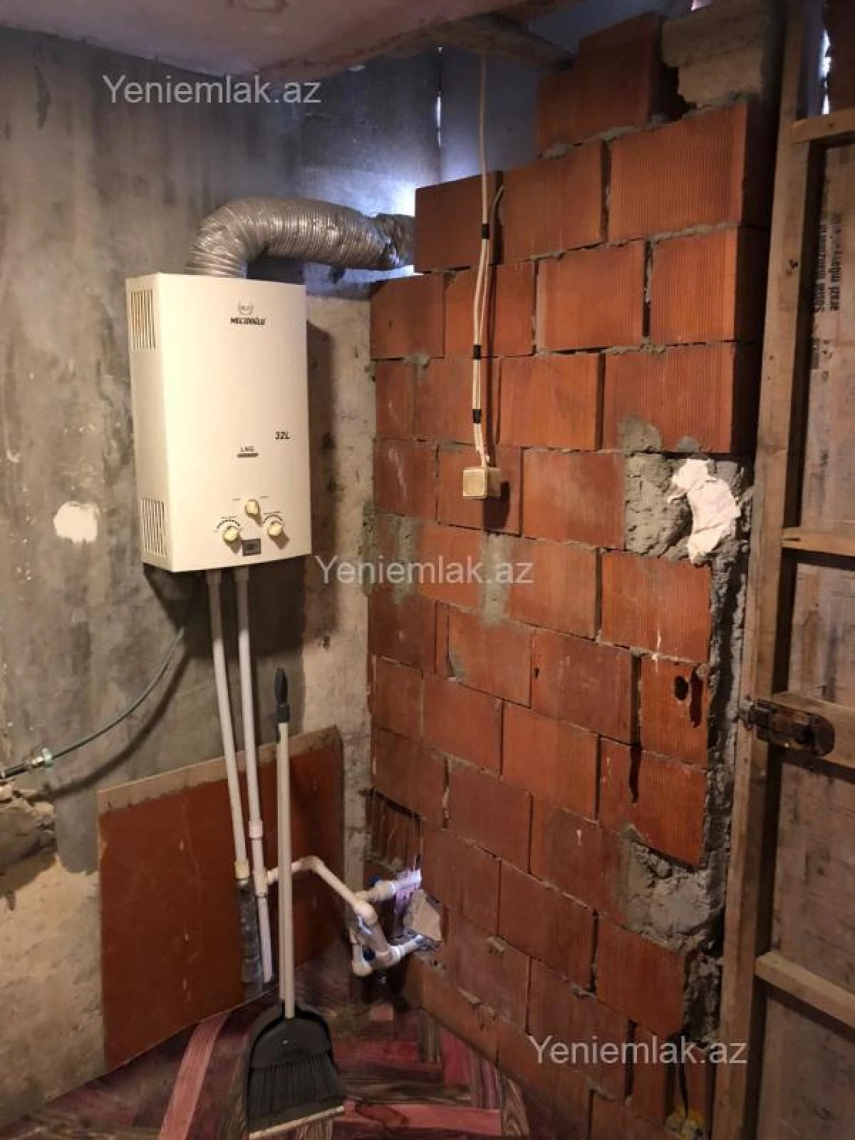 Satılır 4 otaqlı köhnə tikili 90 m²