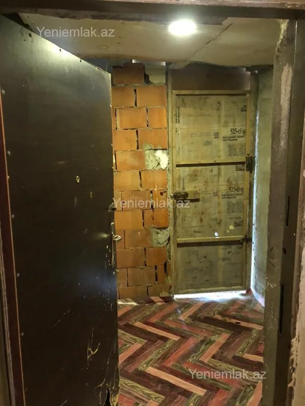 Satılır 4 otaqlı köhnə tikili 90 m²