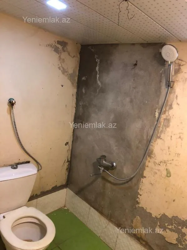Satılır 4 otaqlı köhnə tikili 90 m²