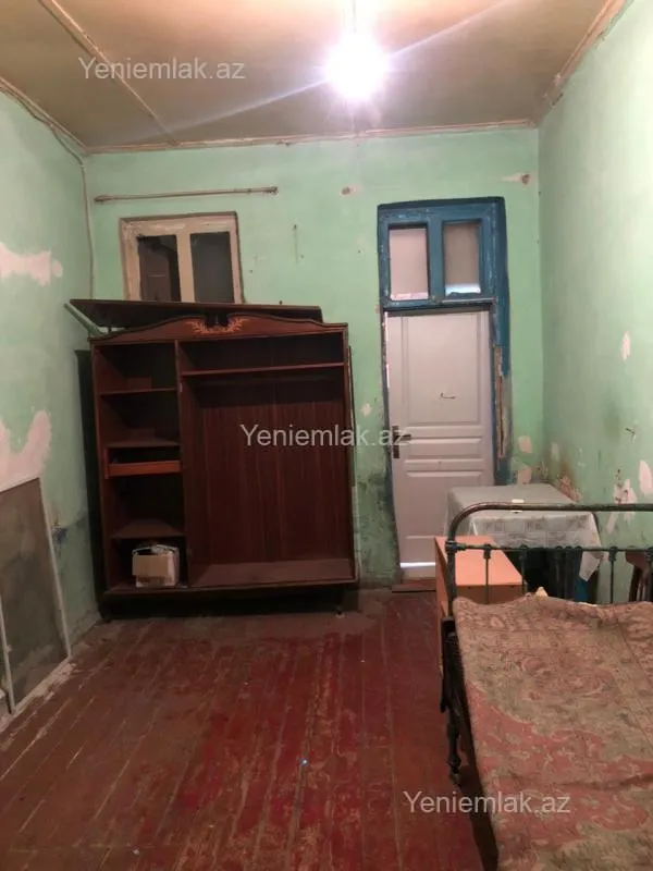 Satılır 4 otaqlı köhnə tikili 90 m²