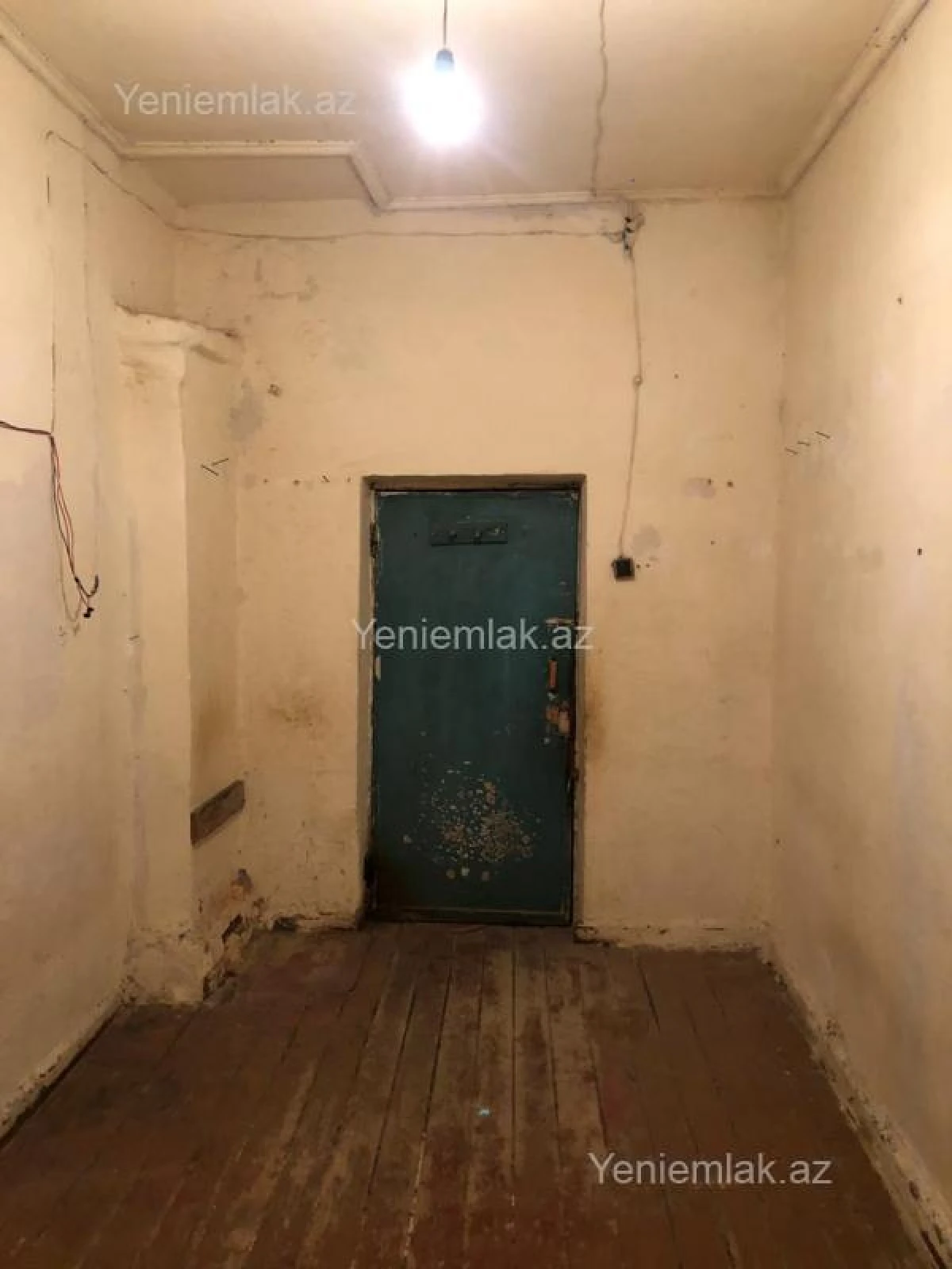 Satılır 4 otaqlı köhnə tikili 90 m²