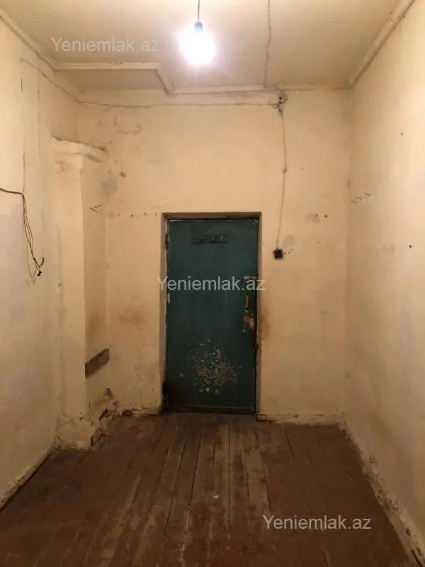 Satılır 4 otaqlı köhnə tikili 90 m²