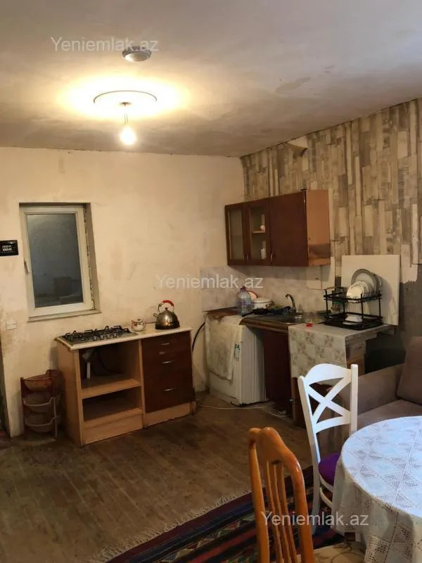 Satılır 4 otaqlı köhnə tikili 90 m²