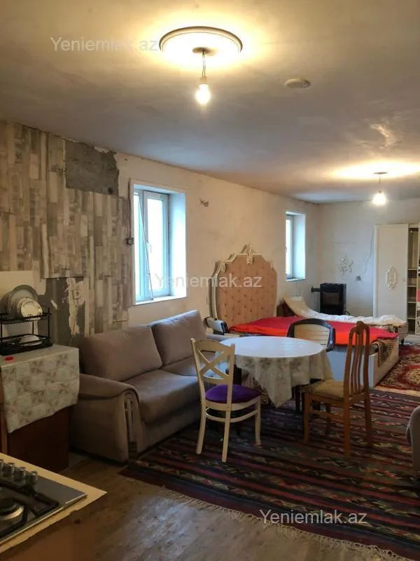 Satılır 4 otaqlı köhnə tikili 90 m²