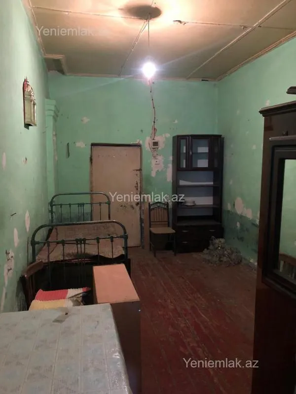 Satılır 4 otaqlı köhnə tikili 90 m²