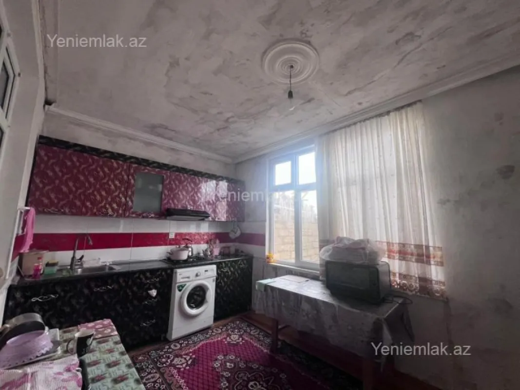 Satılır 4 otaqlı həyət evi 140 m²