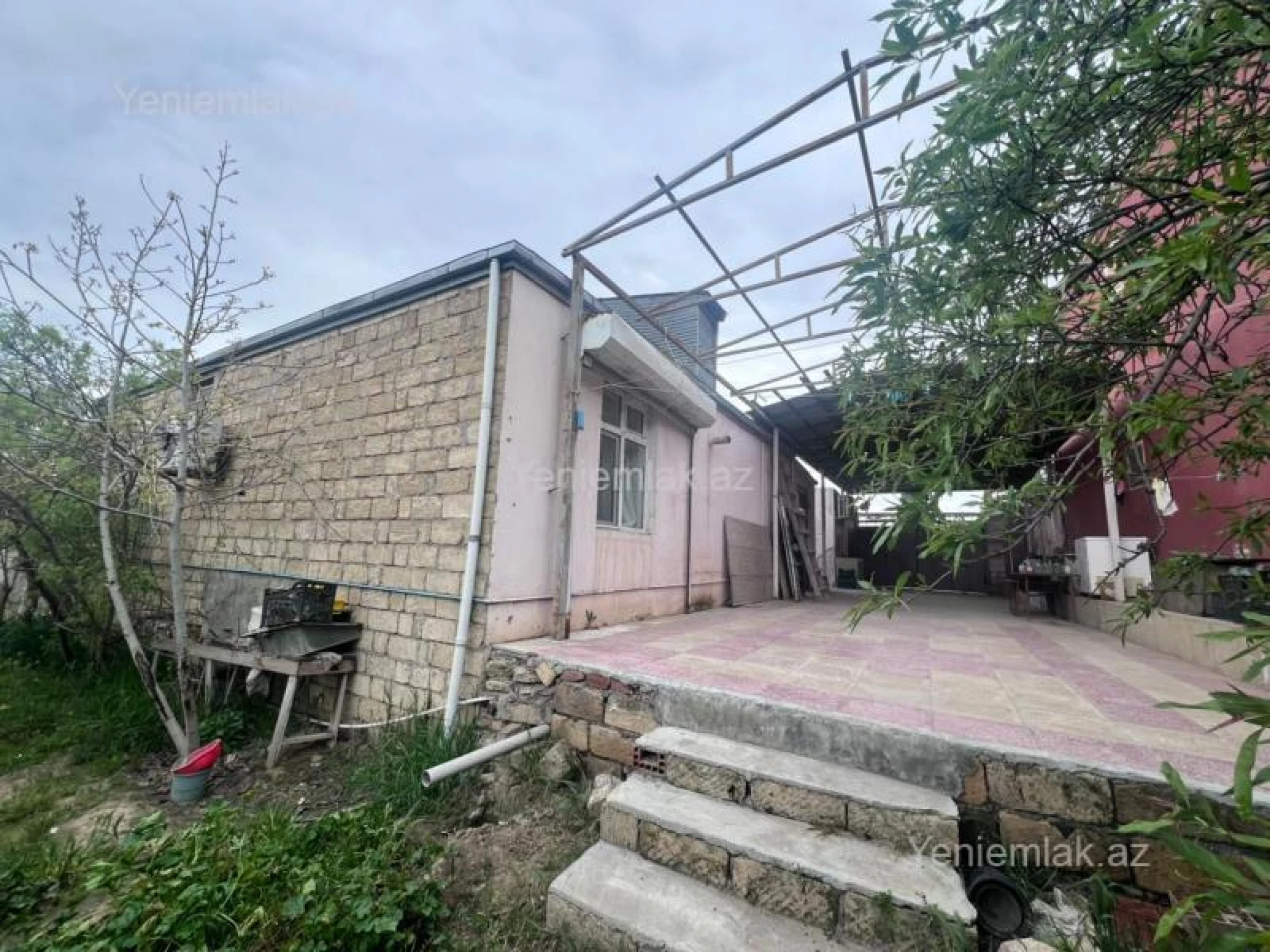Satılır 4 otaqlı həyət evi 140 m²