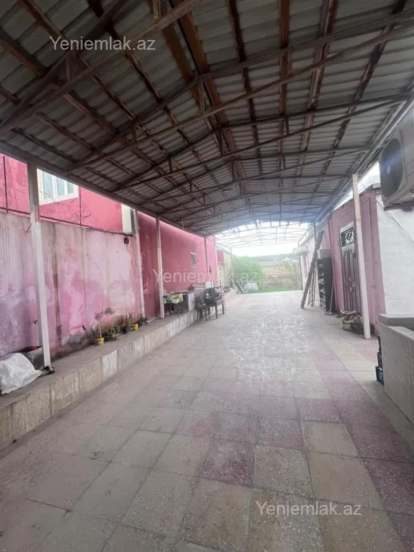 Satılır 4 otaqlı həyət evi 140 m²