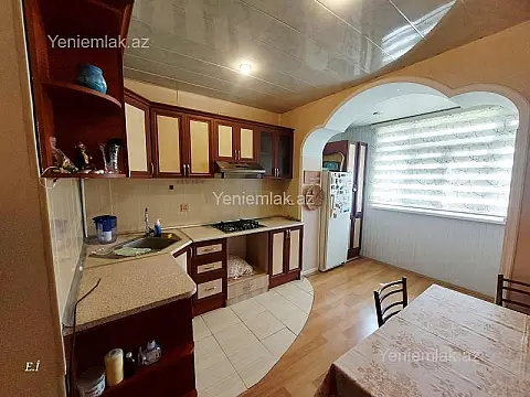 Satılır 3 otaqlı köhnə tikili 72 m² — Sumqayıt, 3-cü mikrorayon 3 otaq 72.00 m²
