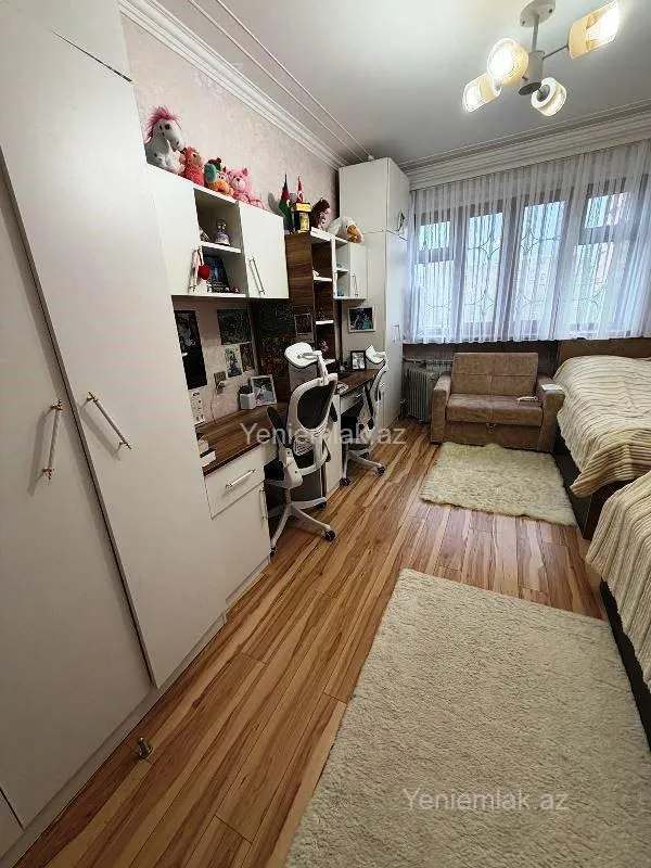 Satılır 3 otaqlı köhnə tikili 70 m²
