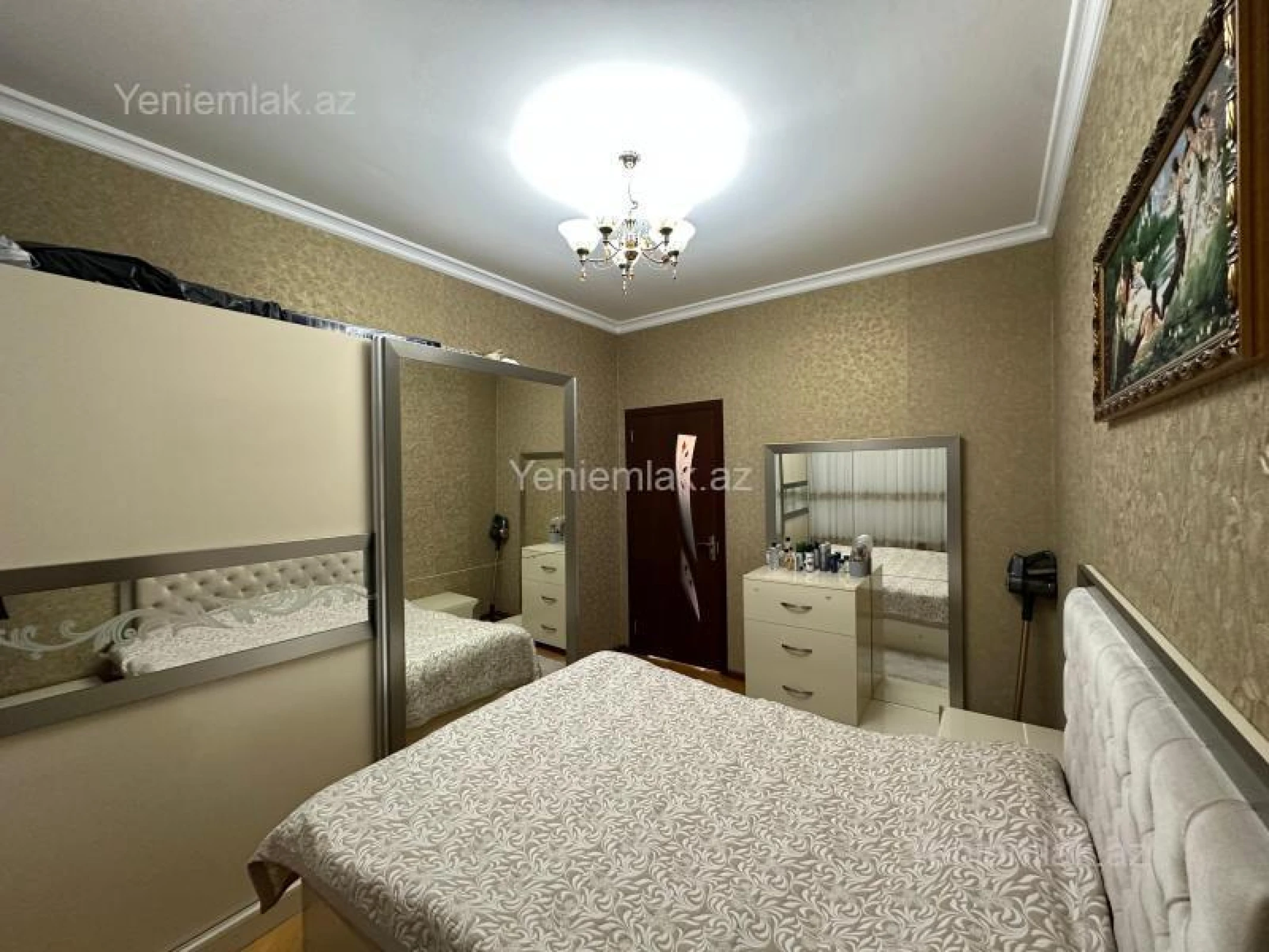 Satılır 6 otaqlı həyət evi 180 m²