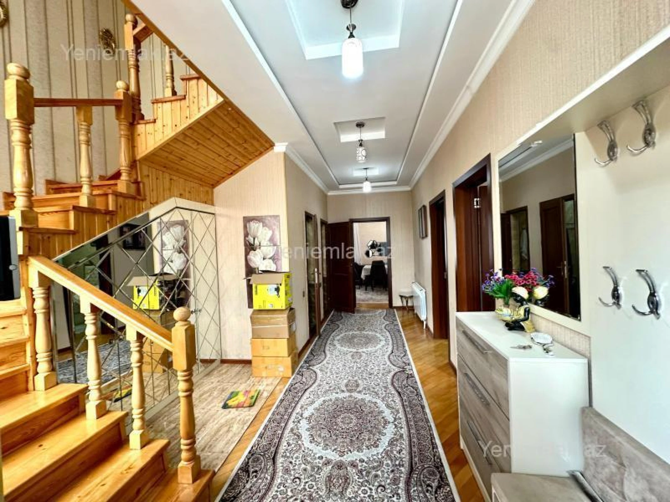 Satılır 6 otaqlı həyət evi 180 m²
