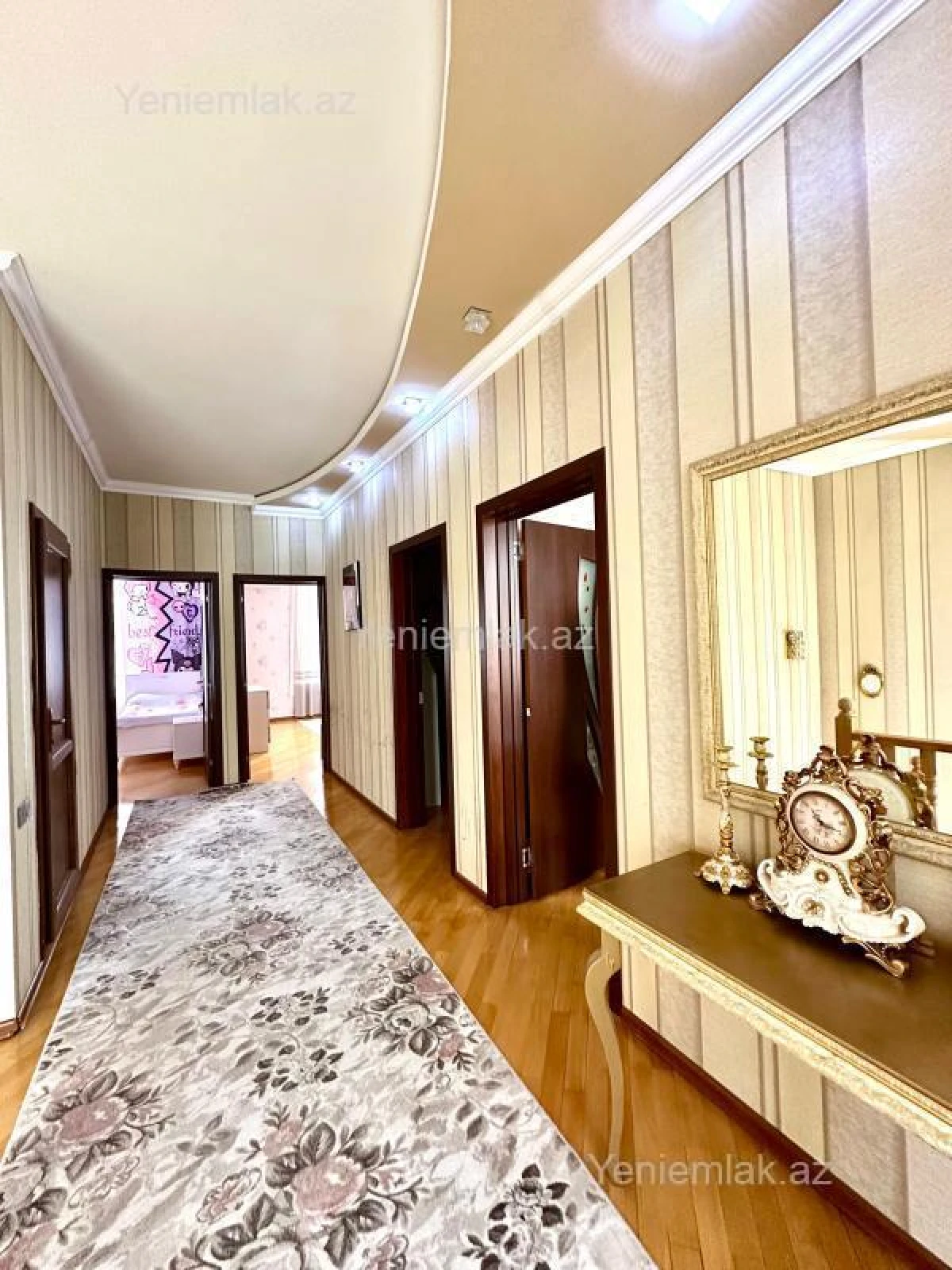 Satılır 6 otaqlı həyət evi 180 m²