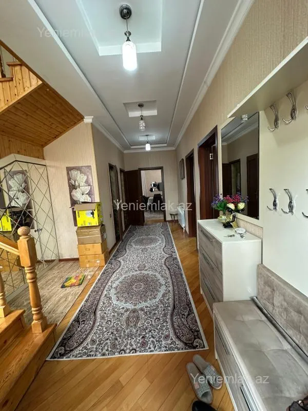 Satılır 6 otaqlı həyət evi 180 m²