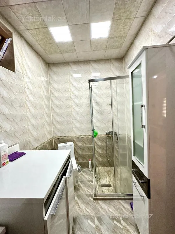 Satılır 6 otaqlı həyət evi 180 m²
