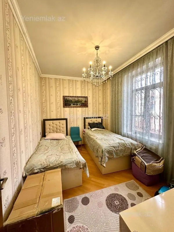 Satılır 6 otaqlı həyət evi 180 m²