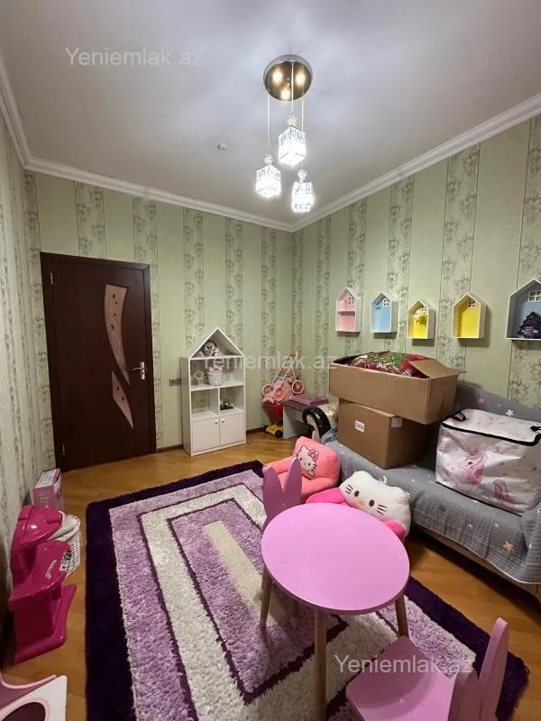 Satılır 6 otaqlı həyət evi 180 m²